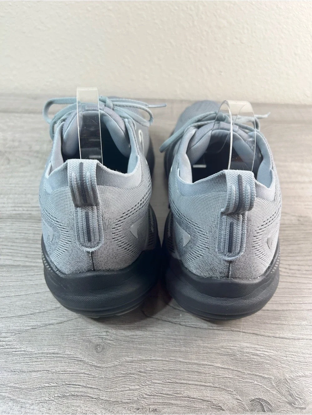 Brooks  Glycerin GTS 22 Size 13 (D)Men's Running Shoes - Gray Sneakers Athletic